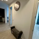 Modern 1br With Terrace View - Romexpo