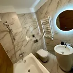 Modern 1br With Terrace View - Romexpo