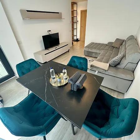 Apartment Modern 1br With Terrace View - Romexpo Bukarest