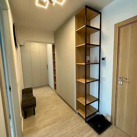 Apartment Modern 1br With Terrace View - Romexpo Bukarest