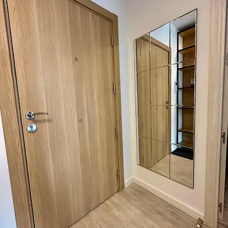 Modern 1br With Terrace View - Romexpo Apartment *