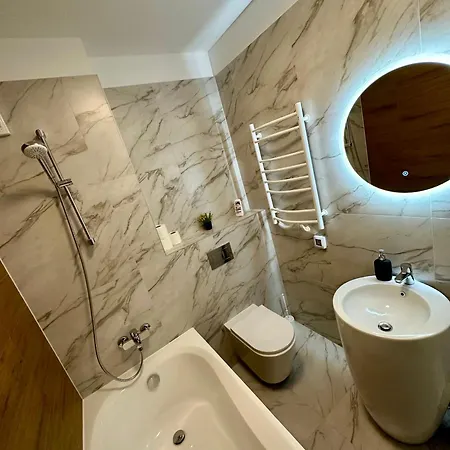 Modern 1br With Terrace View - Romexpo