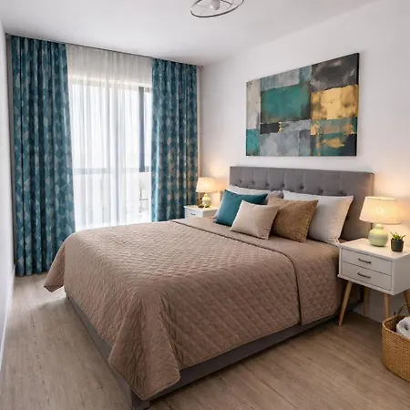 Modern 1br With Terrace View - Romexpo Apartment *