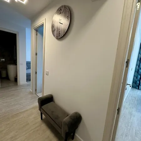 Modern 1br With Terrace View - Romexpo *