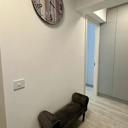 Modern 1br With Terrace View - Romexpo Apartment Bukarest