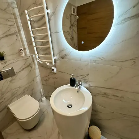 Apartment Modern 1br With Terrace View - Romexpo *