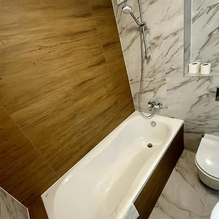 Modern 1br With Terrace View - Romexpo Bukarest
