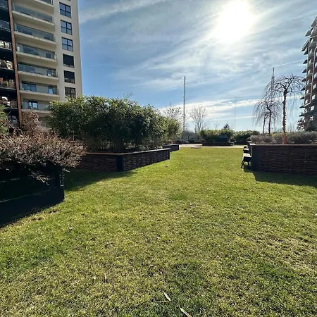 Apartment Modern 1br With Terrace View - Romexpo