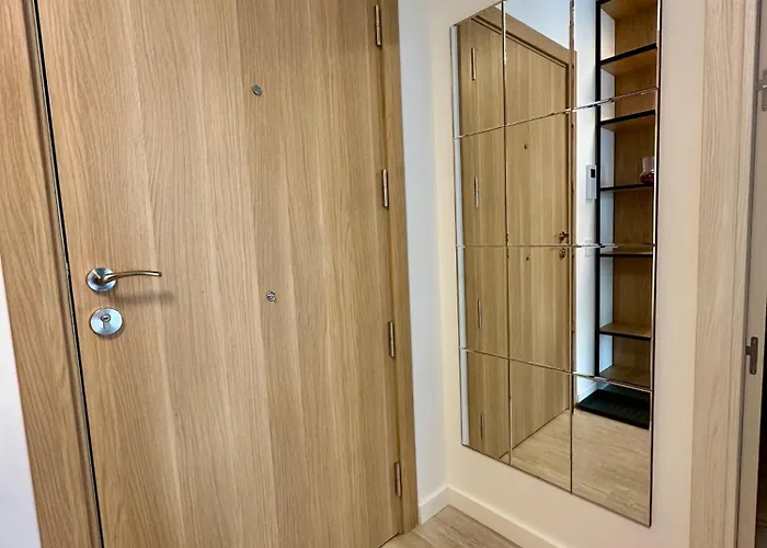 Modern 1br With Terrace And View Near Romexpo شقة *