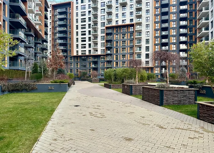 Modern 1br With Terrace And View Near Romexpo شقة