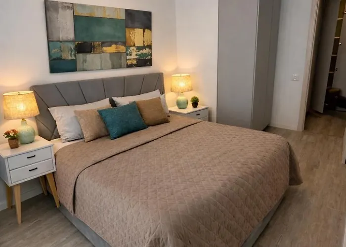 Modern 1br With Terrace View - Romexpo *