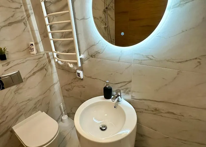 Modern 1br With Terrace View - Romexpo